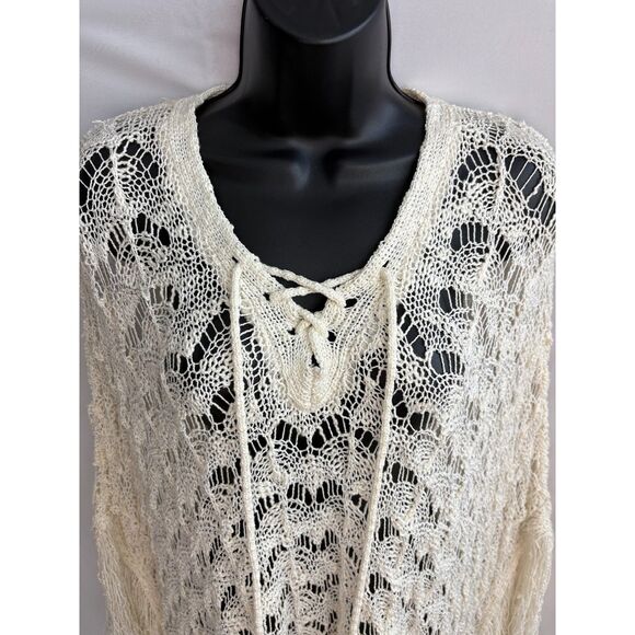 Steve Madden Crochet Fringe Poncho Cream One Size Coastal Bohemian Boho Beachy - Picture 2 of 10